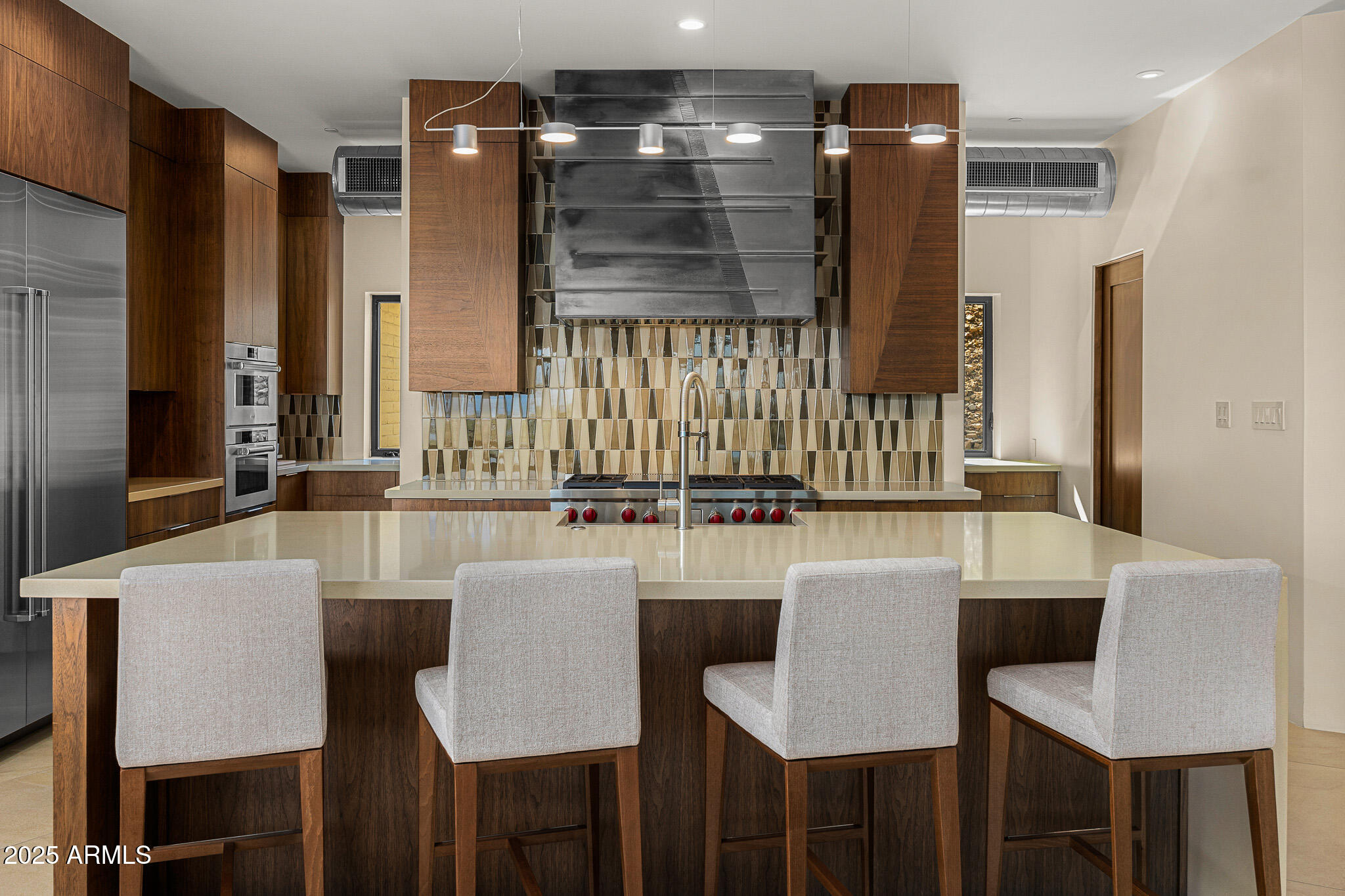 6331 East Hummingbird Lane Paradise Valley, AZ 85253 - Photo 4 of 32 11kitchen