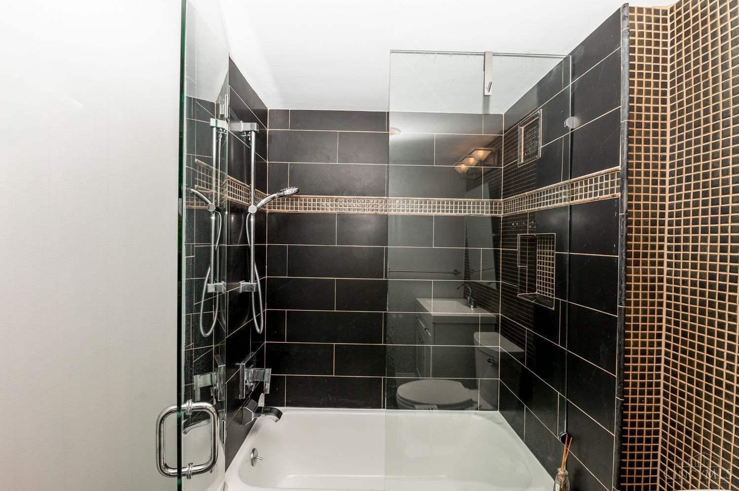 2324 Madison Road, Unit 302 Cincinnati, OH 45208 - Photo 31 of 39 Gallery Image 31