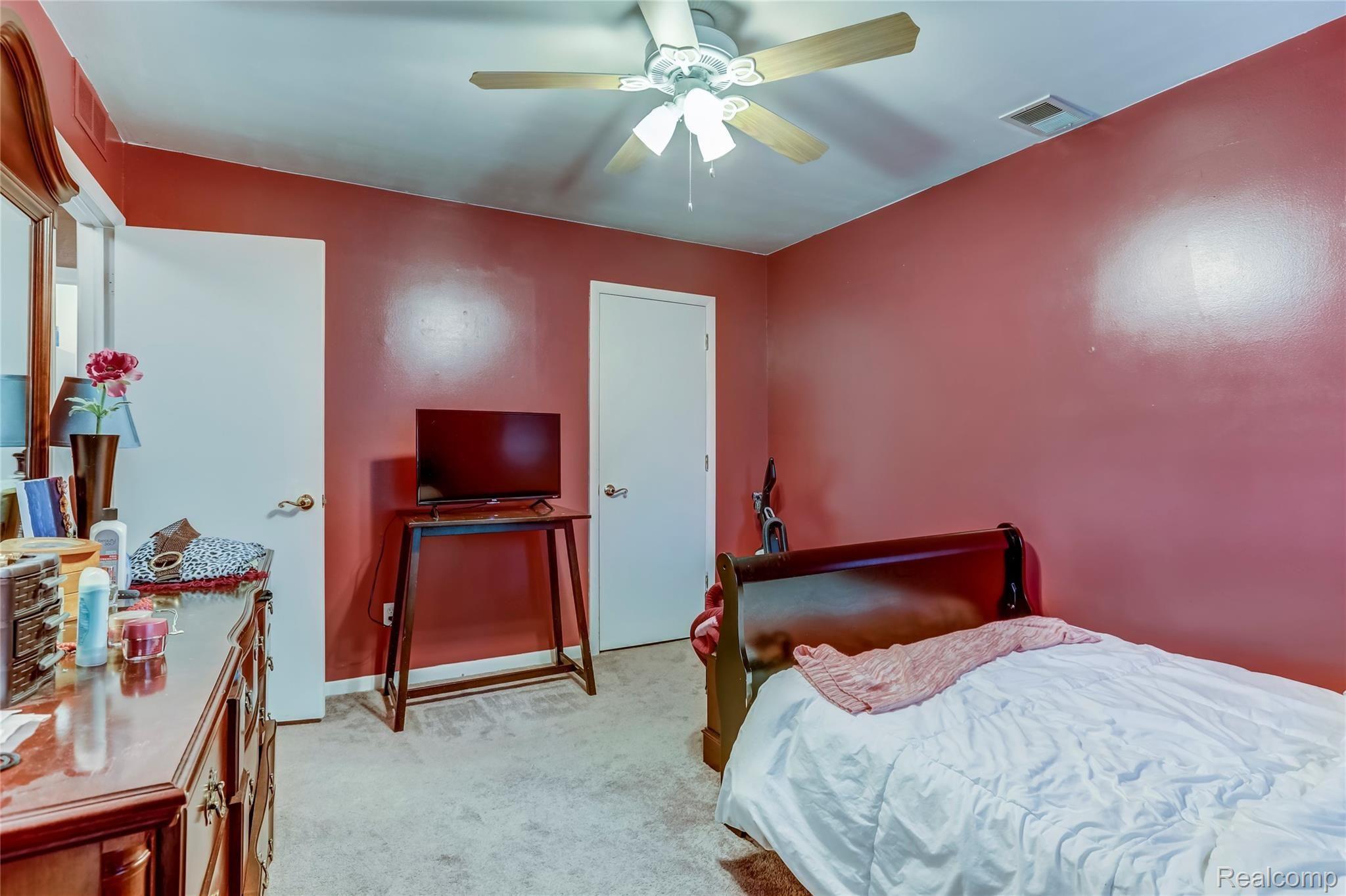 43256 Mound Road, Unit 507 Sterling Heights, MI 48314 - Photo 10 of 14 43256 Mound Road, Sterling Heights, MI-16-FULL.jpg
