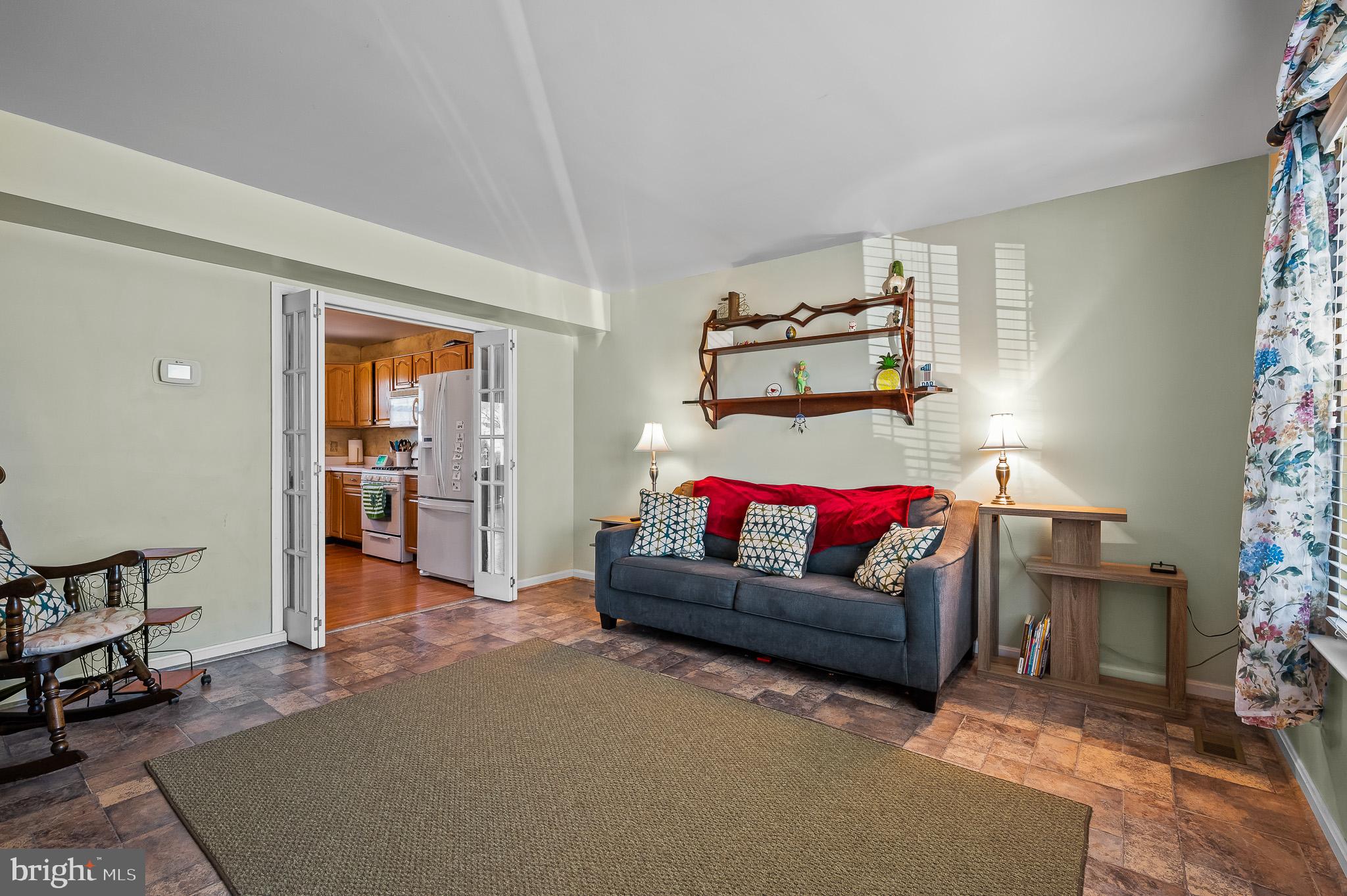 4521 Sandwood Road Sparrows Point, MD 21219 - Photo 3 of 28 Living Room