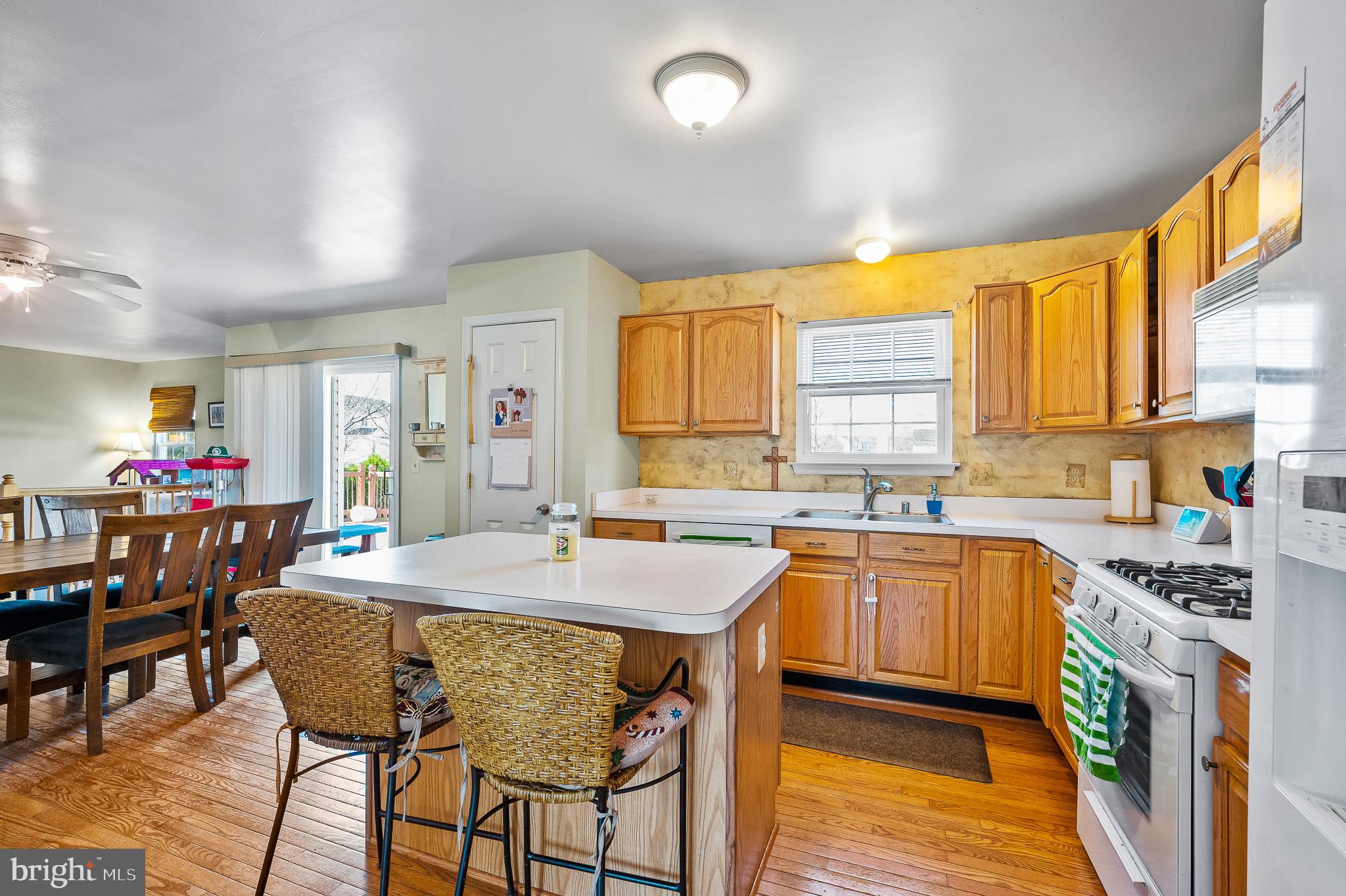 4521 Sandwood Road Sparrows Point, MD 21219 - Photo 5 of 28 Lovely Eat in Kitchen
