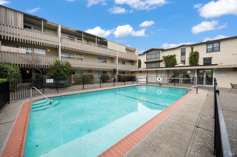 $375,000 | 260 Merrydale Road, Unit 14, San Rafael, CA 94903