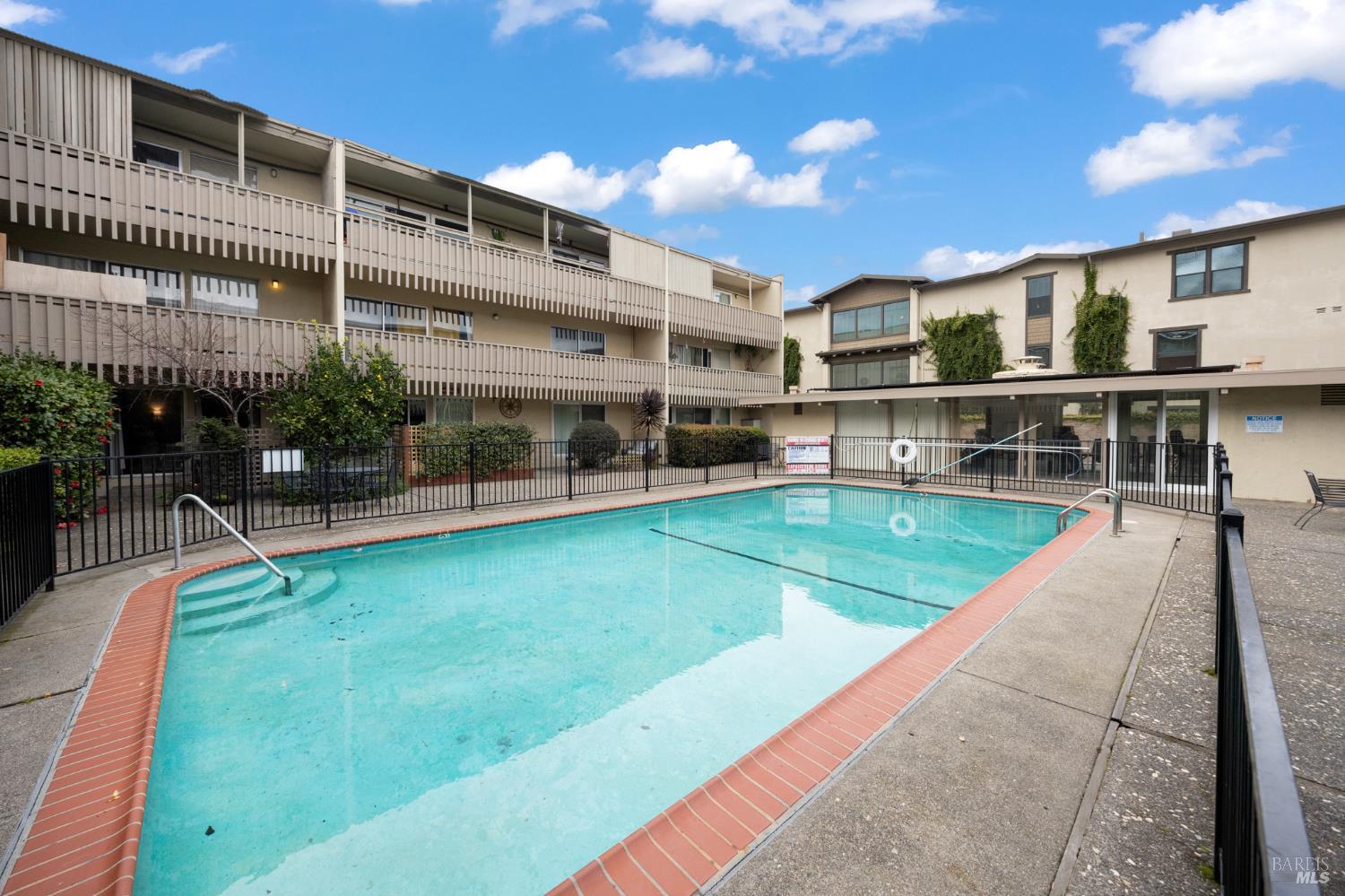 260 Merrydale Road, Unit 14 San Rafael, CA 94903 - Photo 14 of 18