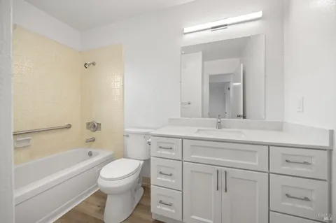 $375,000 | 260 Merrydale Road, Unit 14, San Rafael, CA 94903