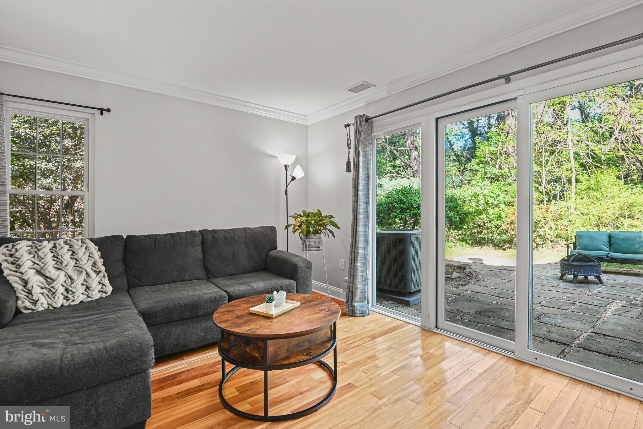 11334 Headlands Court Reston, VA 20191 - Photo 12 of 36 Enjoy seamless indoor outdoor living!