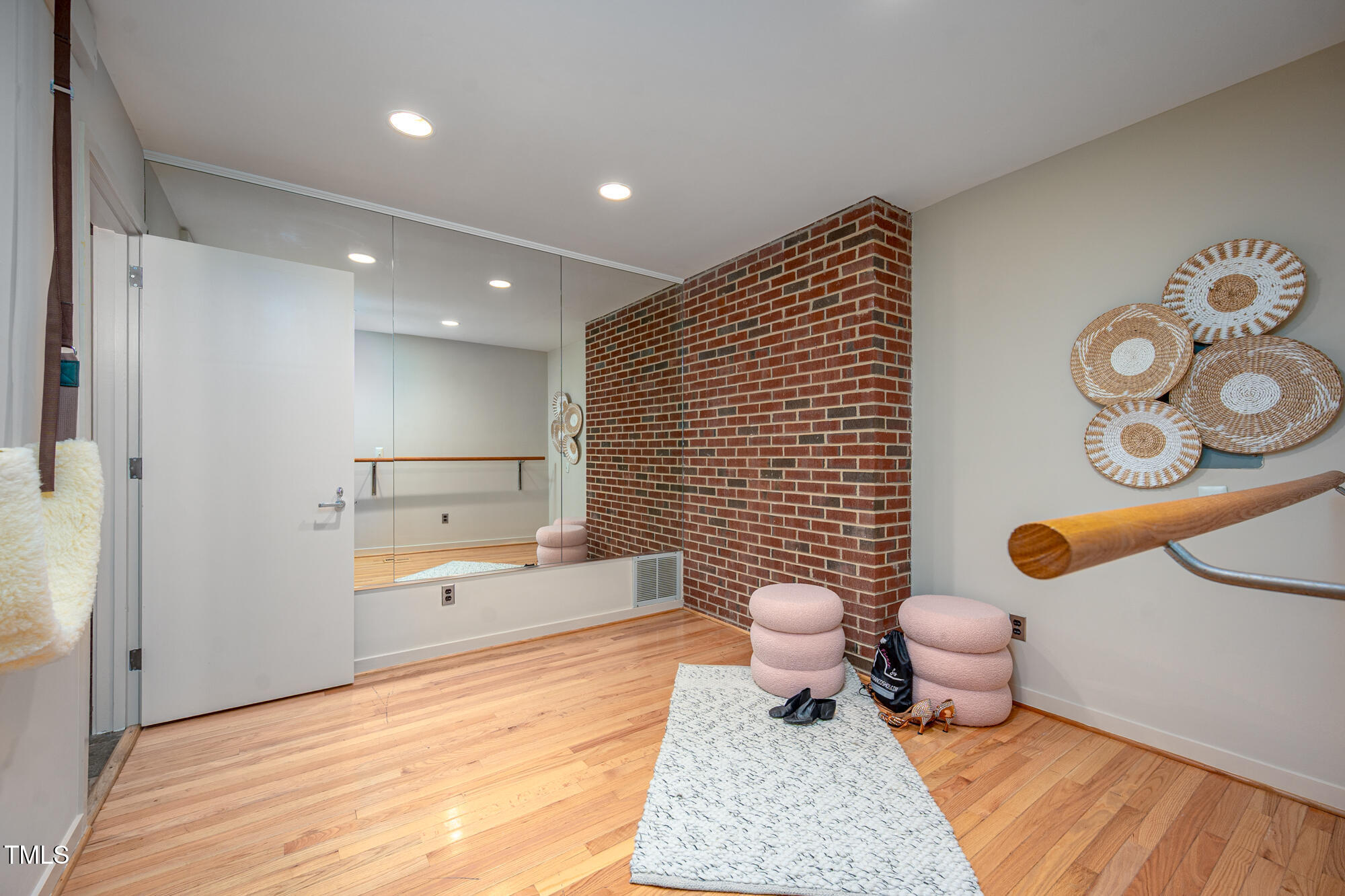 708 October Woods Road Chapel Hill, NC 27516 - Photo 42 of 88 708OctoberWoods-46