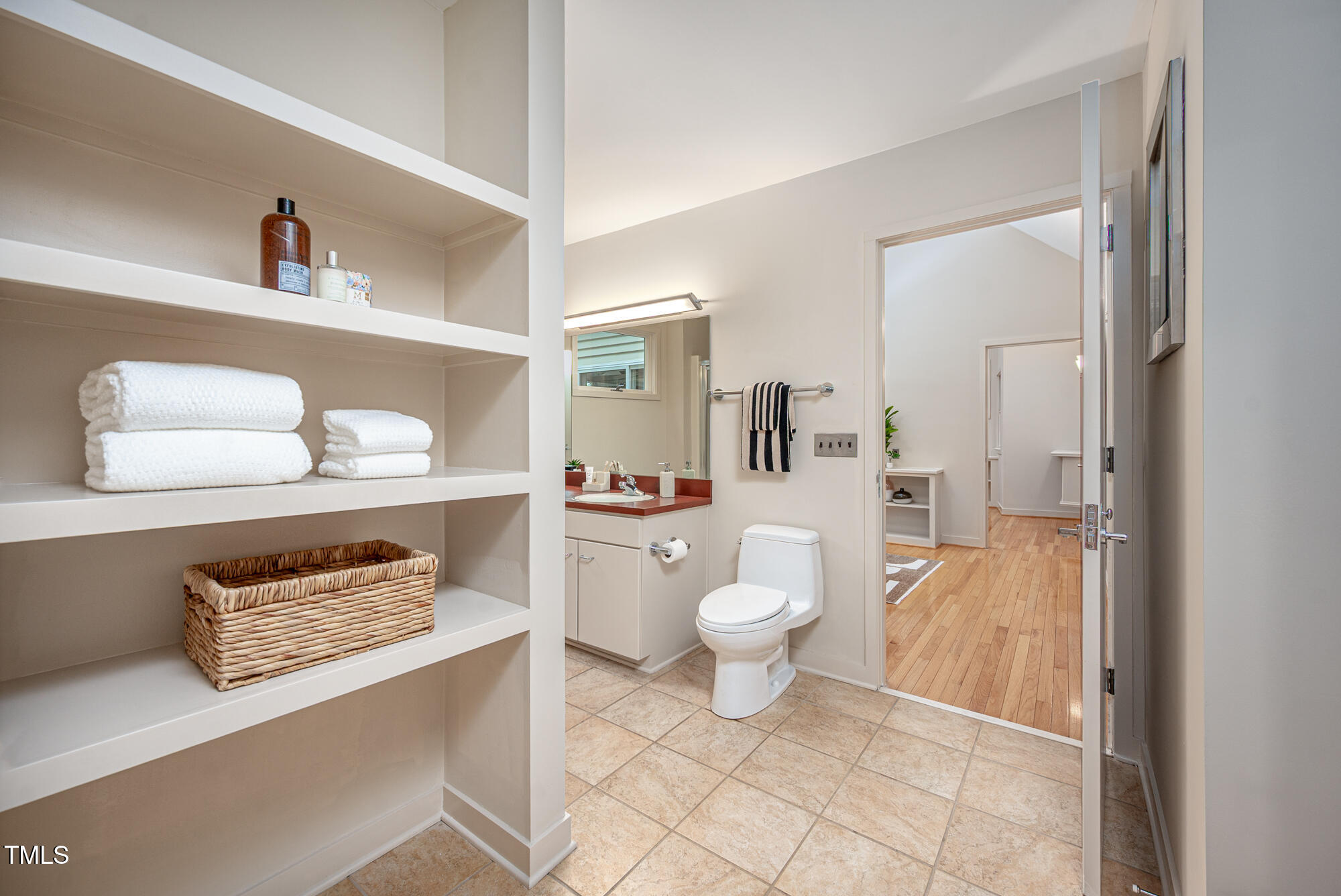 708 October Woods Road Chapel Hill, NC 27516 - Photo 54 of 88 708OctoberWoods-58