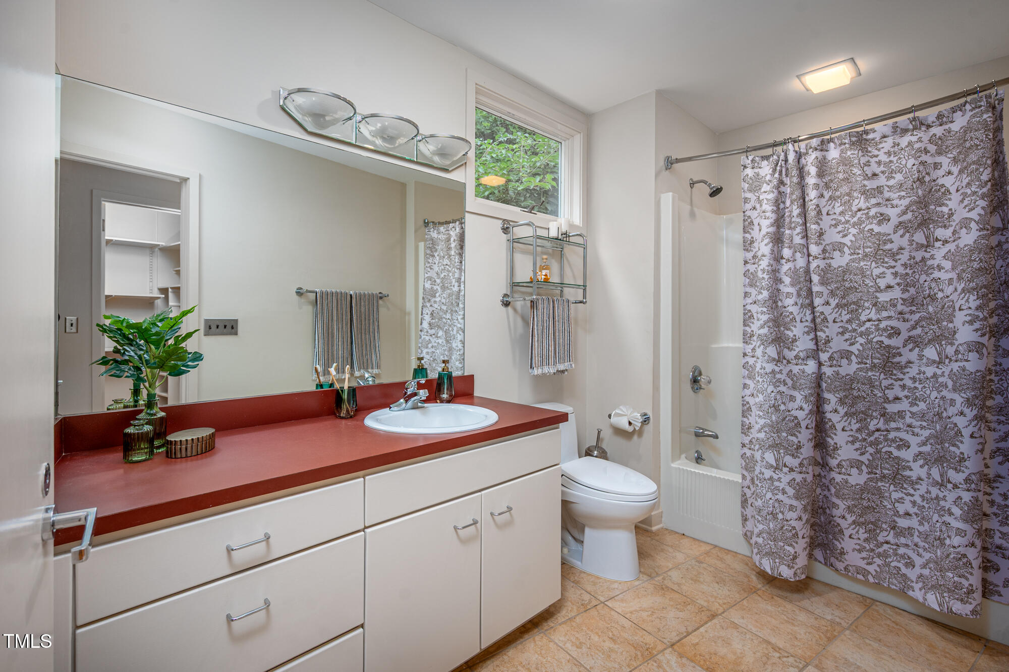 708 October Woods Road Chapel Hill, NC 27516 - Photo 59 of 88 708OctoberWoods-63