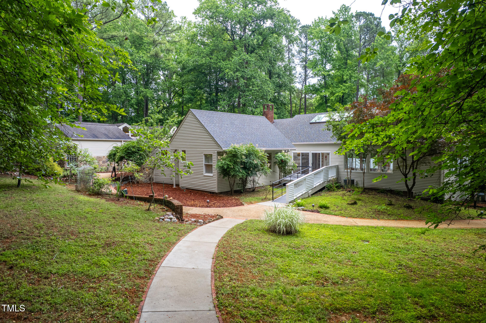 708 October Woods Road Chapel Hill, NC 27516 - Photo 6 of 88 708OctoberWoods-3