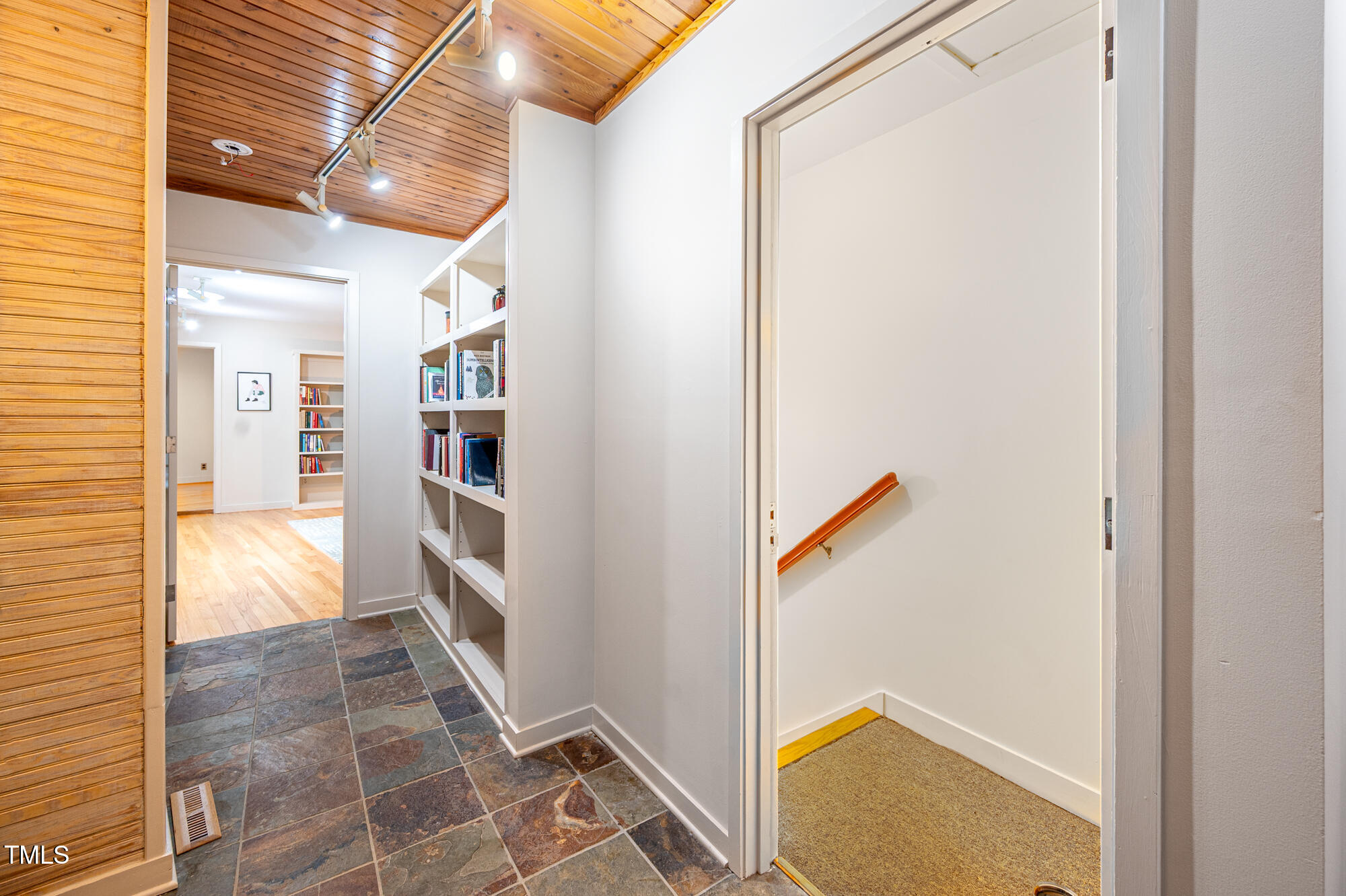 708 October Woods Road Chapel Hill, NC 27516 - Photo 62 of 88 708OctoberWoods-66