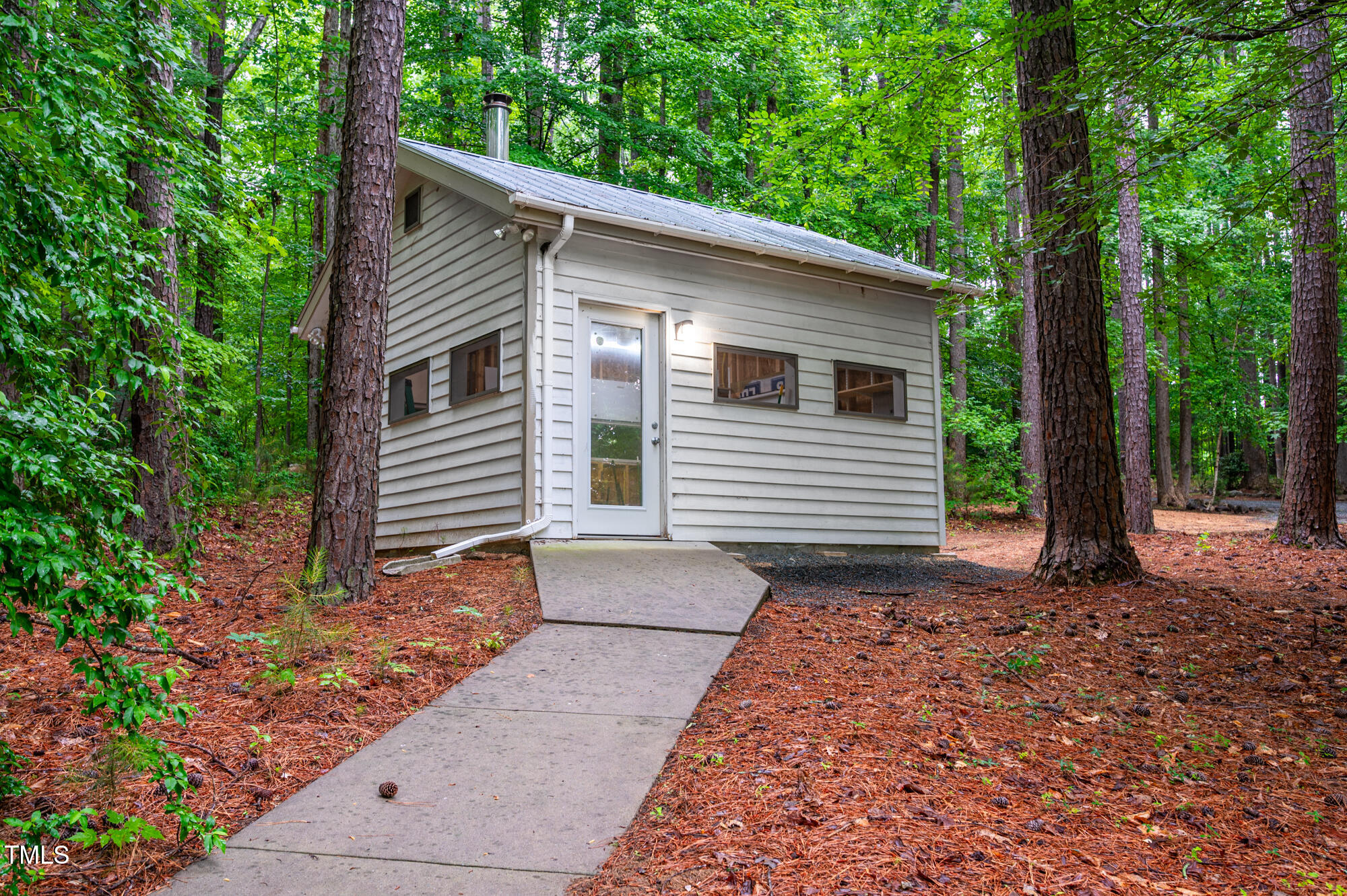 708 October Woods Road Chapel Hill, NC 27516 - Photo 73 of 88 708OctoberWoods-82