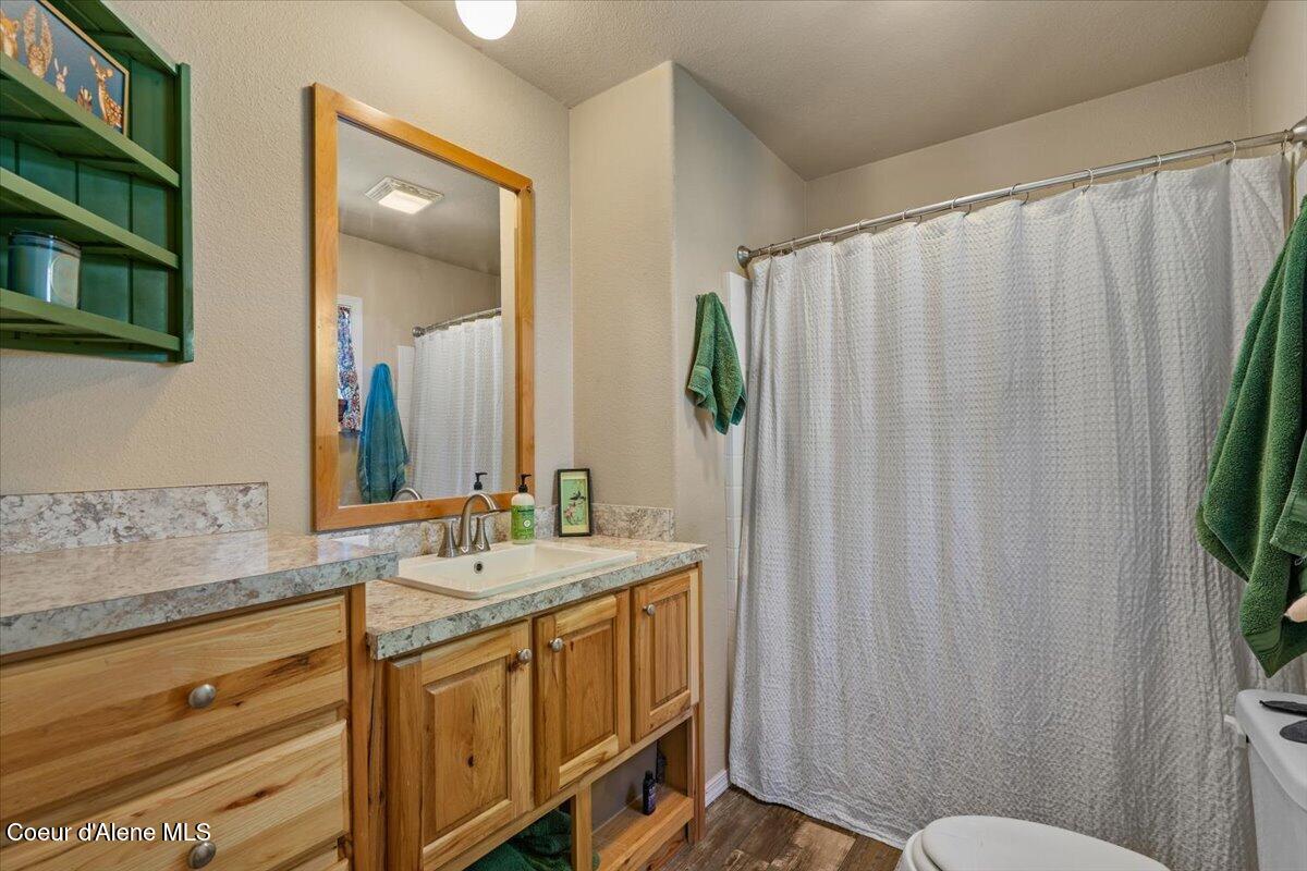 594 Hidden Valley Road Sandpoint, ID 83864 - Photo 34 of 44 082-Guest house full bath