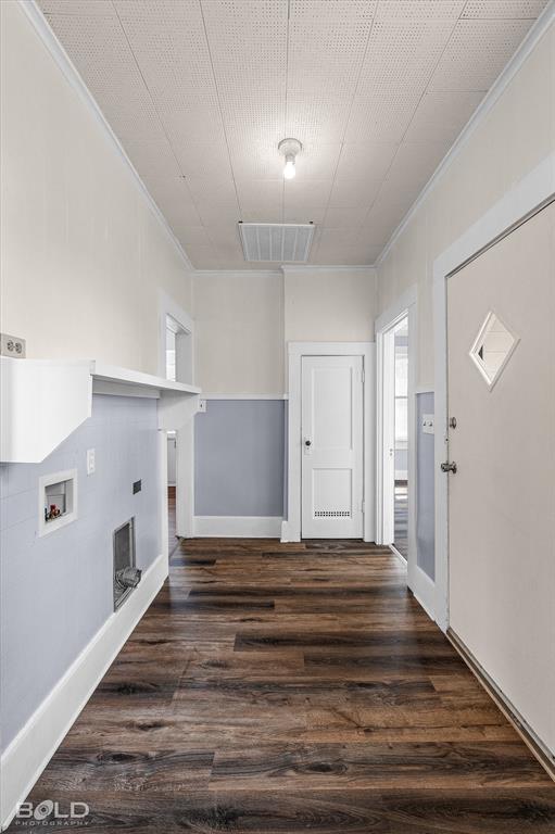 323 Butler Road Belcher, LA 71004 - Photo 22 of 28 a room with a bed and cabinets
