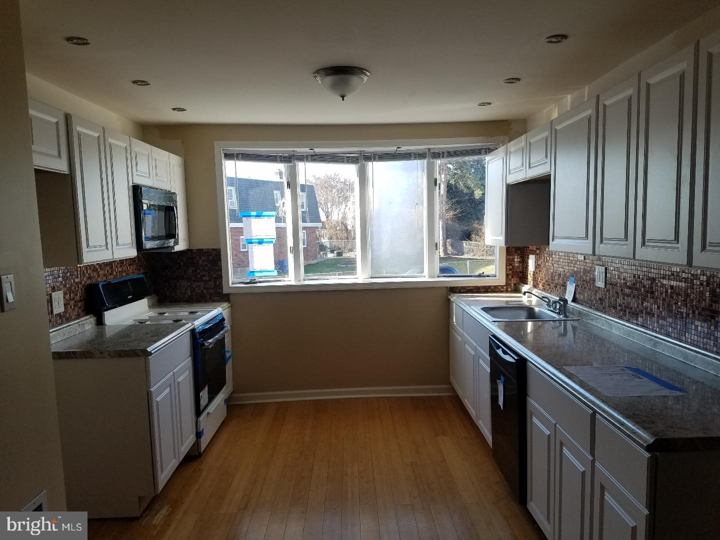 4145 Farmdale Road Philadelphia, PA 19154 - Photo 2 of 10 Gallery Image 2