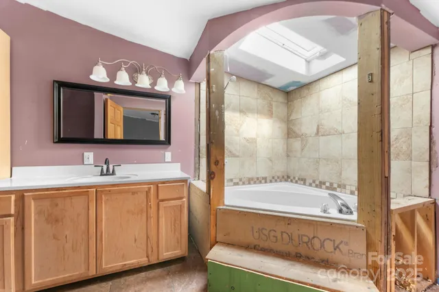 $211,000 | 102 Garnett Trace Road, Franklin, NC 28734