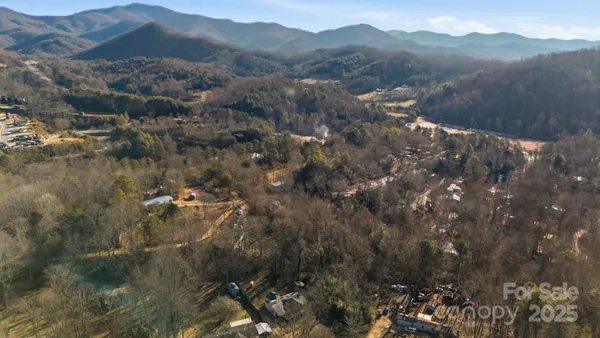 $191,000 | 102 Garnett Trace Road, Franklin, NC 28734