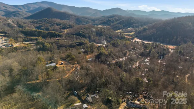 $211,000 | 102 Garnett Trace Road, Franklin, NC 28734