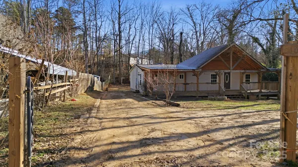 $191,000 | 102 Garnett Trace Road, Franklin, NC 28734