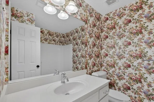 $579,950 | 108 Sugarland Drive, Pleasant Hill, MO 64080