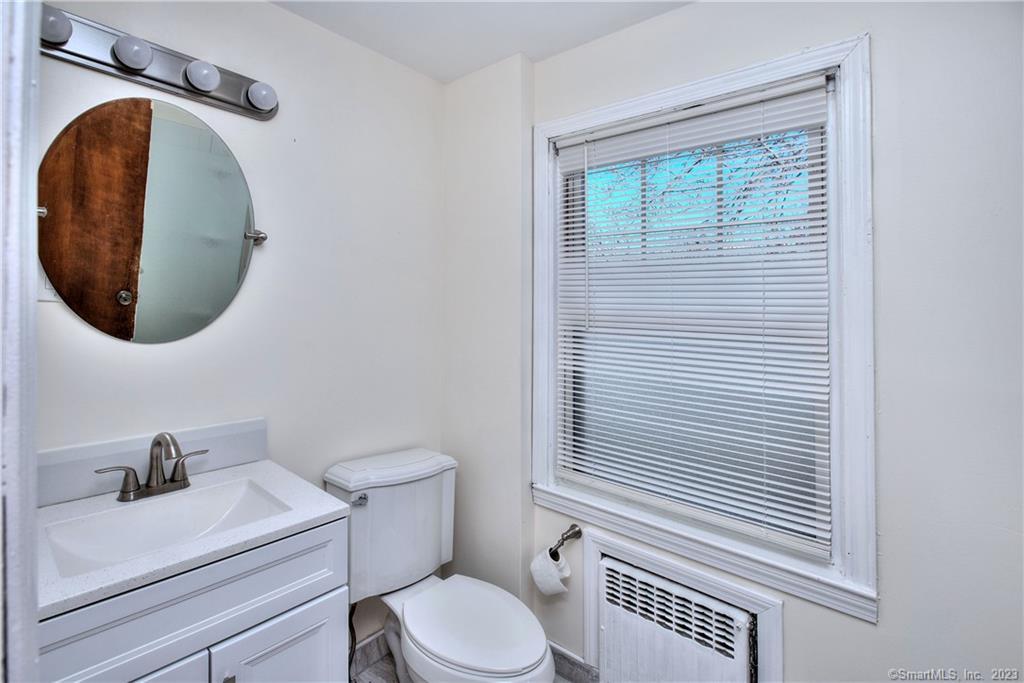 40 Acton Road Bridgeport, CT 06606 - Photo 22 of 41