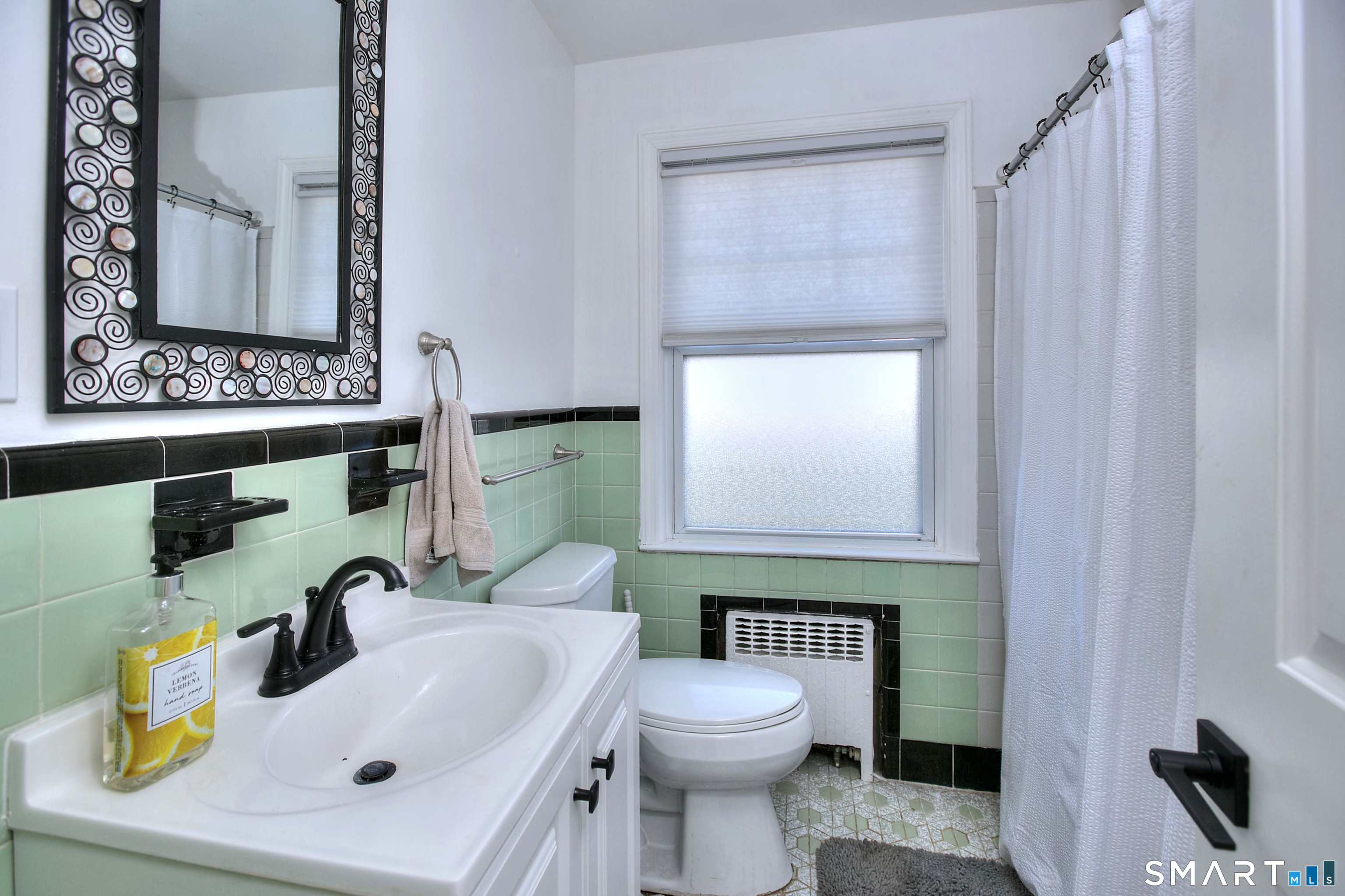 40 Acton Road Bridgeport, CT 06606 - Photo 29 of 41