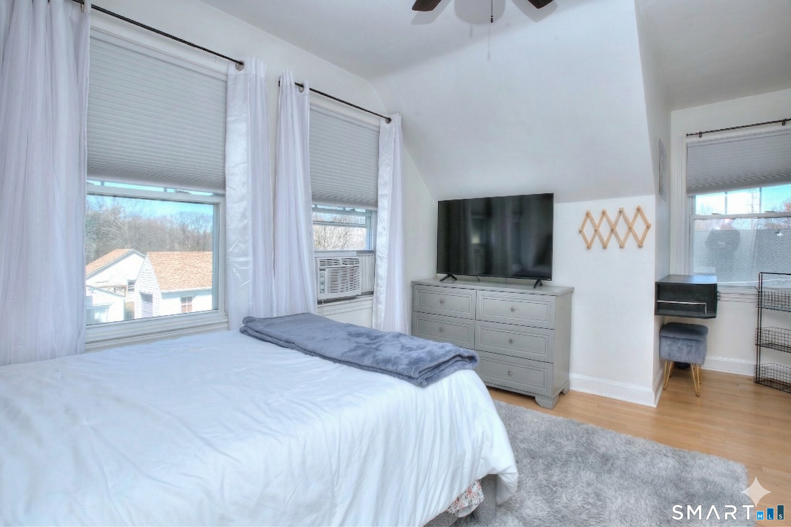 40 Acton Road Bridgeport, CT 06606 - Photo 37 of 41