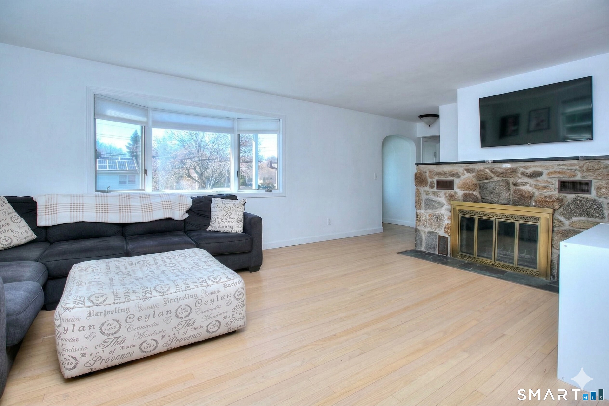 40 Acton Road Bridgeport, CT 06606 - Photo 5 of 41