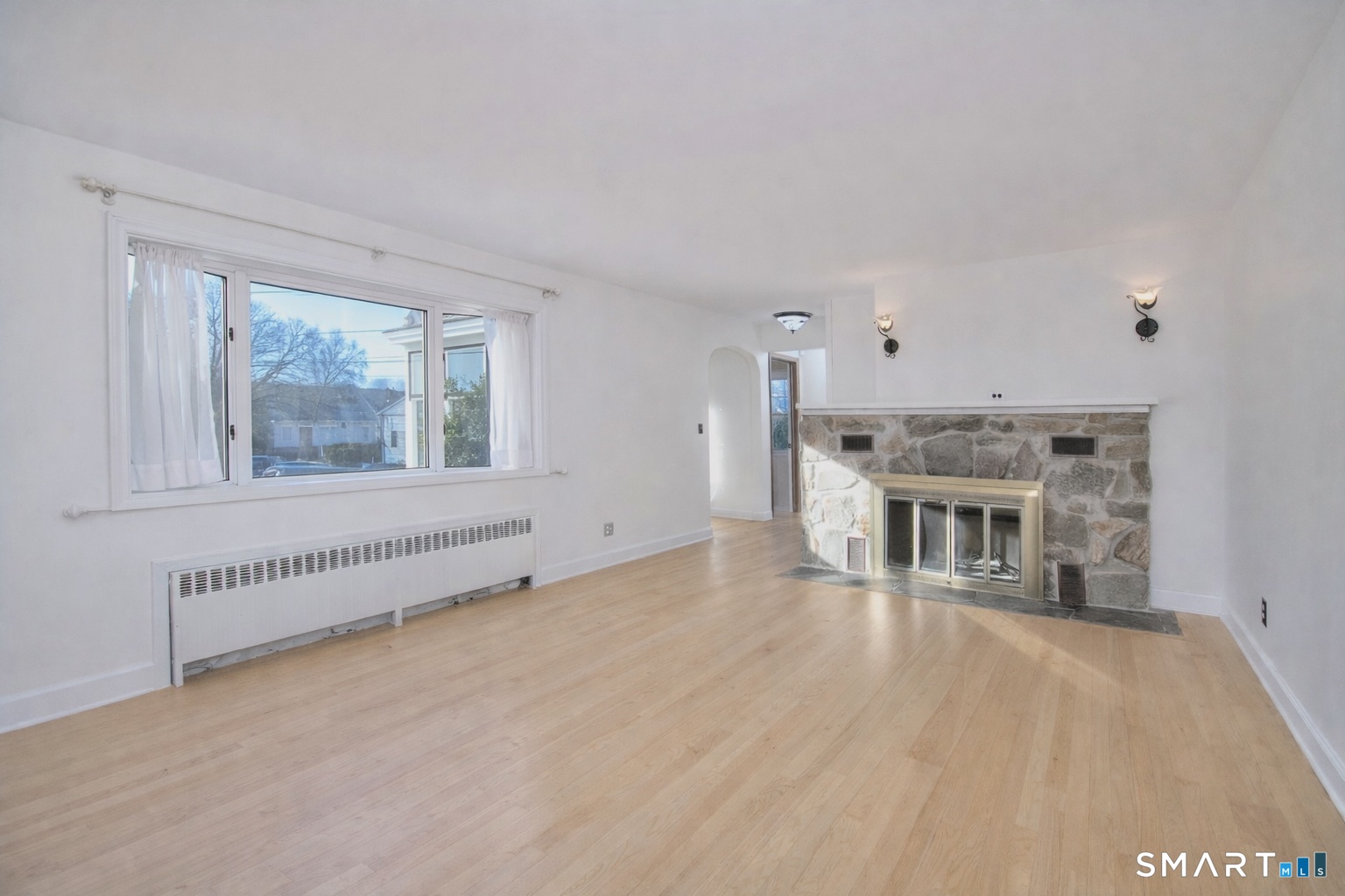 40 Acton Road Bridgeport, CT 06606 - Photo 7 of 41