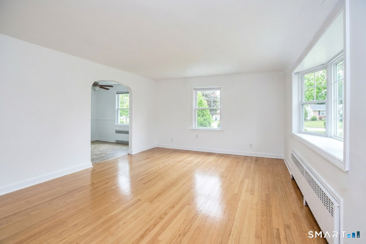 40 Acton Road Bridgeport, CT 06606 - Photo 10 of 41