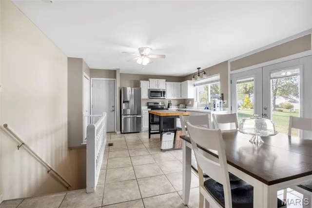 $300,000 | 218 Laurelwood Drive, St. Peters, MO 63376