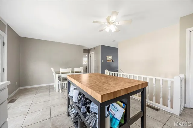 $300,000 | 218 Laurelwood Drive, St. Peters, MO 63376