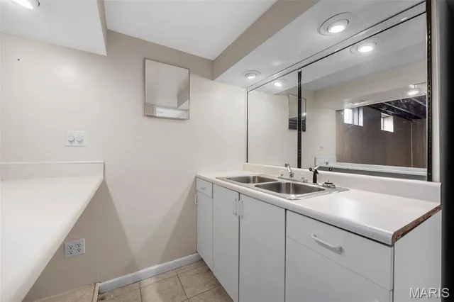 $300,000 | 218 Laurelwood Drive, St. Peters, MO 63376