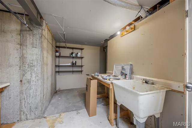 $300,000 | 218 Laurelwood Drive, St. Peters, MO 63376