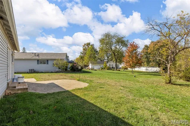 $300,000 | 218 Laurelwood Drive, St. Peters, MO 63376