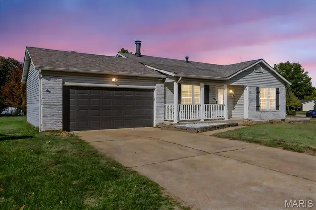 $300,000 | 218 Laurelwood Drive, St. Peters, MO 63376