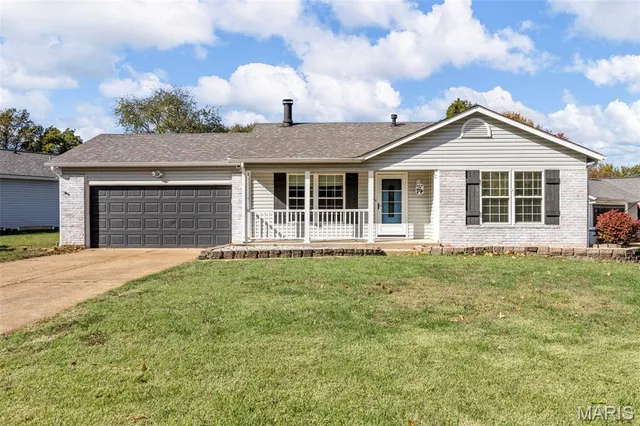 $300,000 | 218 Laurelwood Drive, St. Peters, MO 63376