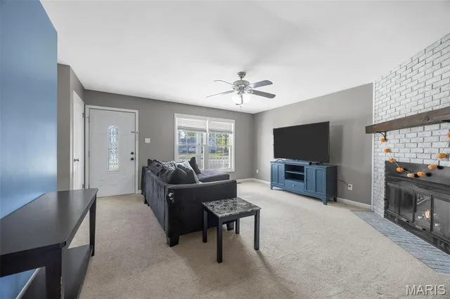 $300,000 | 218 Laurelwood Drive, St. Peters, MO 63376