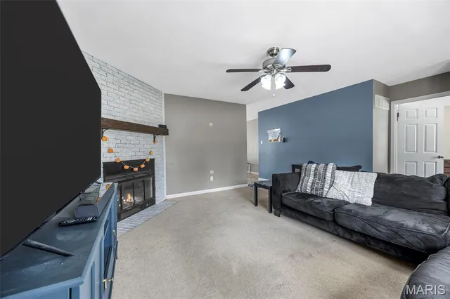 $300,000 | 218 Laurelwood Drive, St. Peters, MO 63376