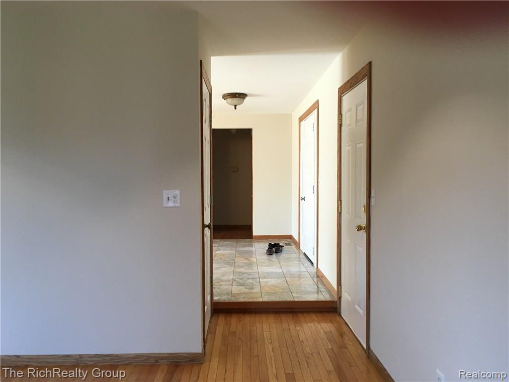 43409 Hanford Road Canton, MI 48187 - Photo 24 of 41