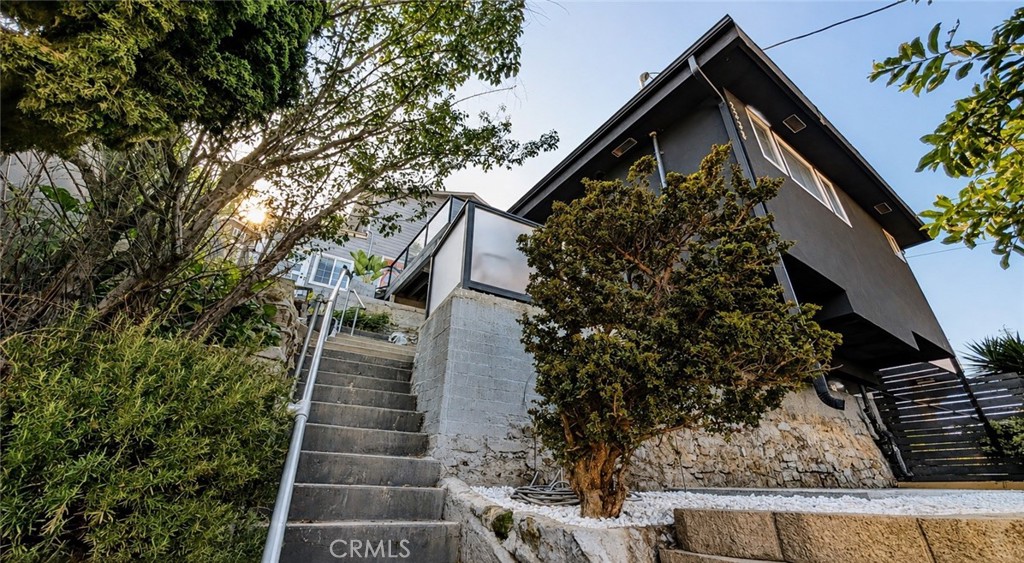 2338 Riverside Drive Silver Lake, CA 90039 - Photo 10 of 13 Gallery Image 10