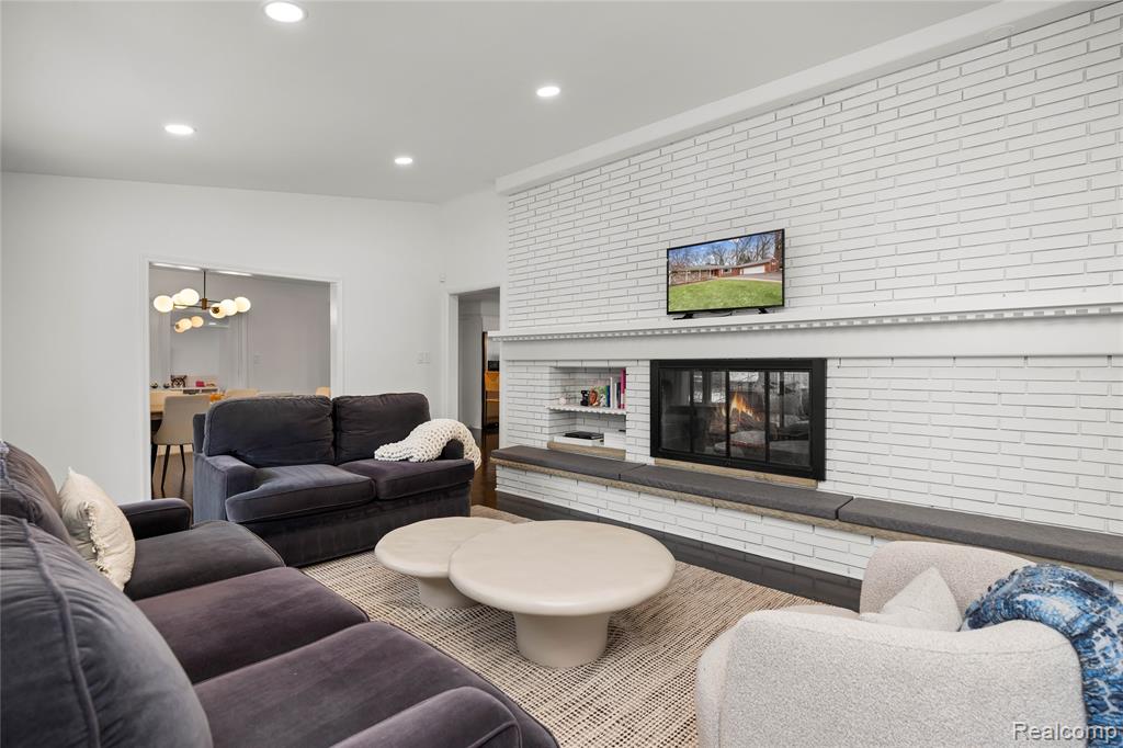 2530 Worcester Road West Bloomfield, MI 48323 - Photo 6 of 47 Gallery Image 6