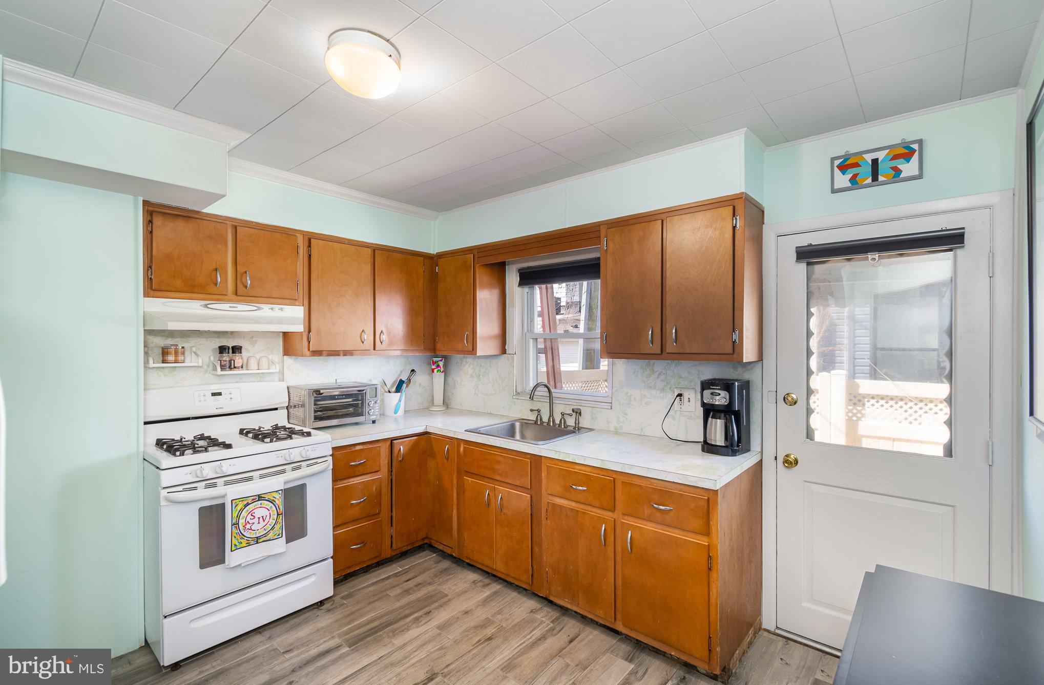3426 Roland Avenue Baltimore, MD 21211 - Photo 6 of 24 Gallery Image 6
