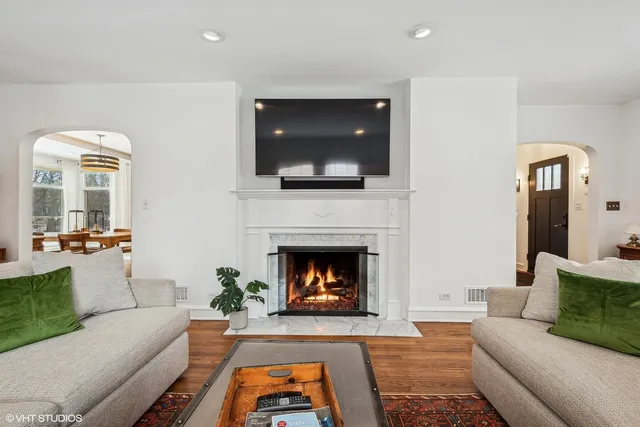 $7,200 | 1754 Grove Street, Glenview, IL 60025