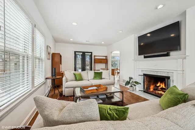 $7,200 | 1754 Grove Street, Glenview, IL 60025