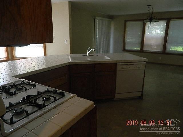 3533 Southwest Volcano Court Redmond, OR 97756 - Photo 4 of 21 Additional Photo