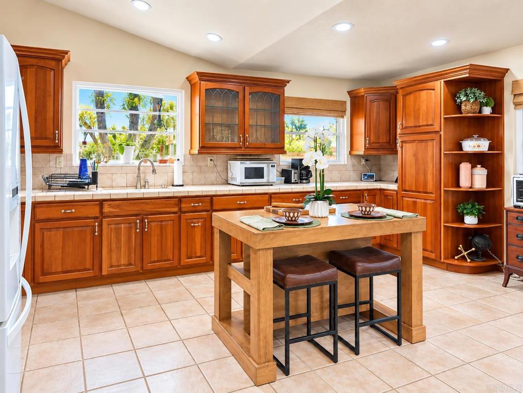 652 Irene Road Oceanside, CA 92057 - Photo 8 of 24 Gallery Image 8