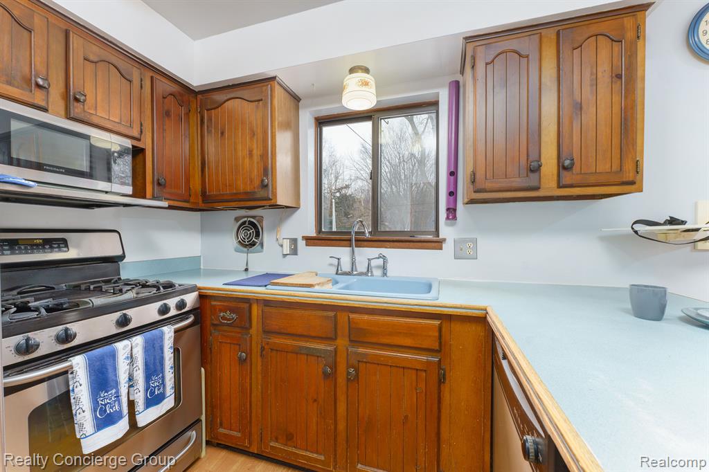 13675 Hannan Road Romulus, MI 48174 - Photo 7 of 25