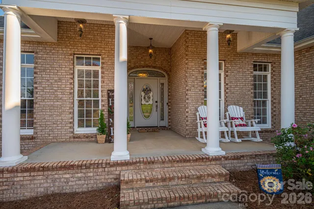 $739,900 | 2616 Nicklaus Court, Conover, NC 28613