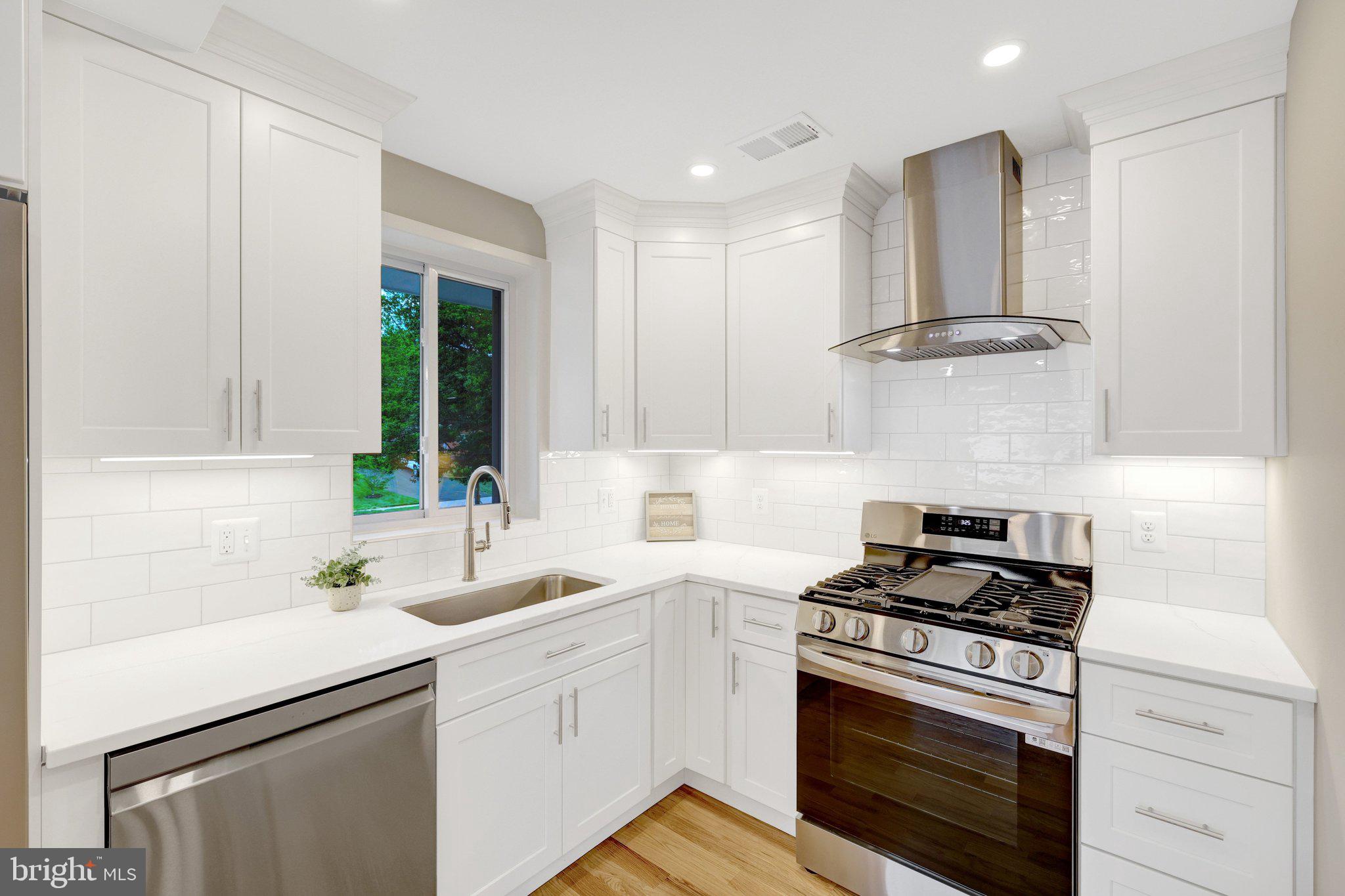 3503 Spring Lake Terrace Fairfax, VA 22030 - Photo 11 of 48 All New LG Appliances And Quartz Countertops!