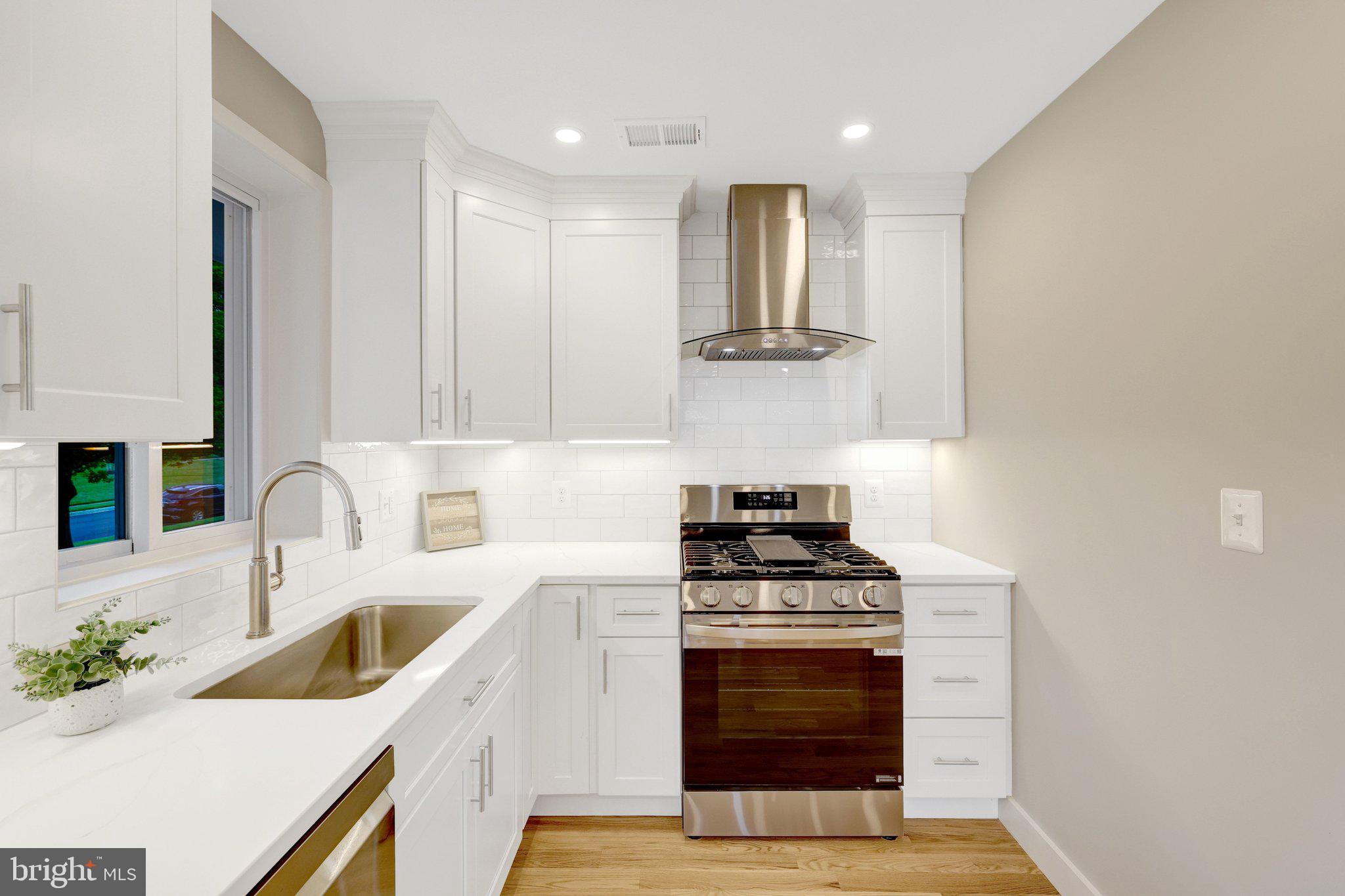 3503 Spring Lake Terrace Fairfax, VA 22030 - Photo 12 of 48 An Absolutely Beautiful Kitchen!